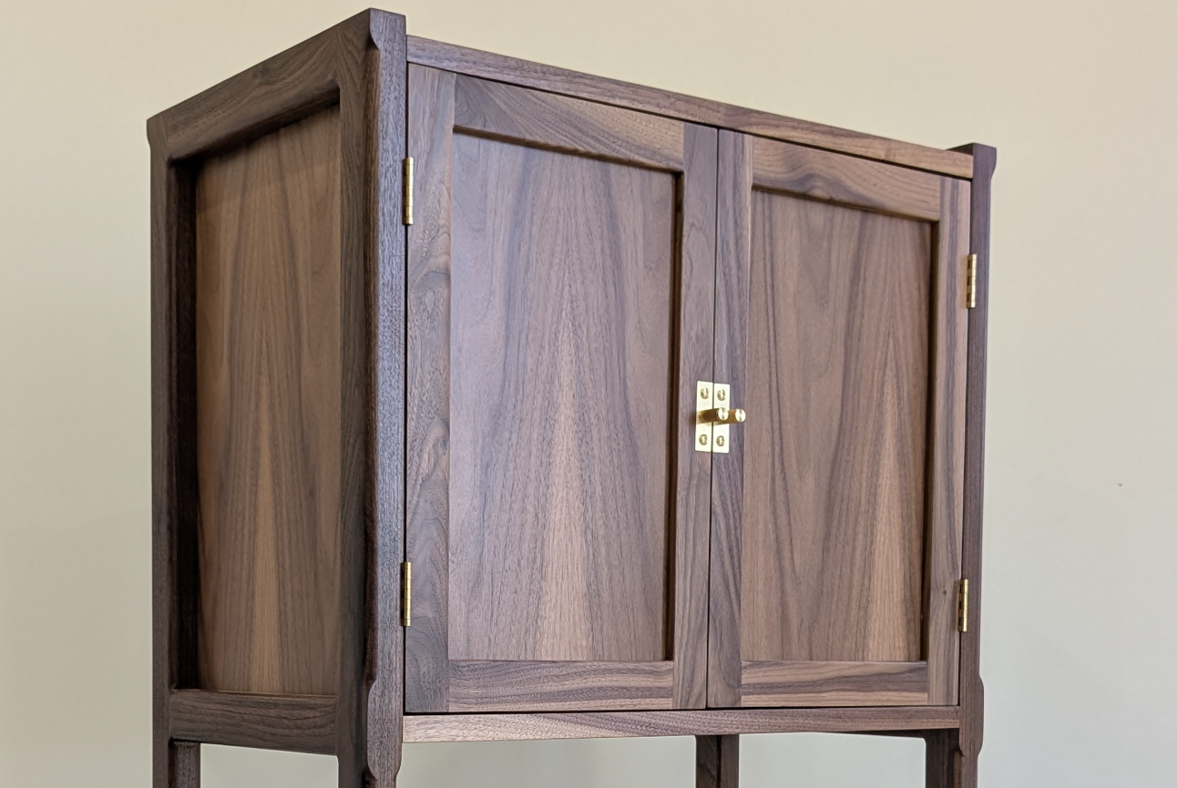 Maharajah Whisky Cabinet